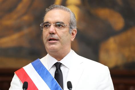 El presidente de República Dominicana, Luis Abinader, da positivo por covid-19